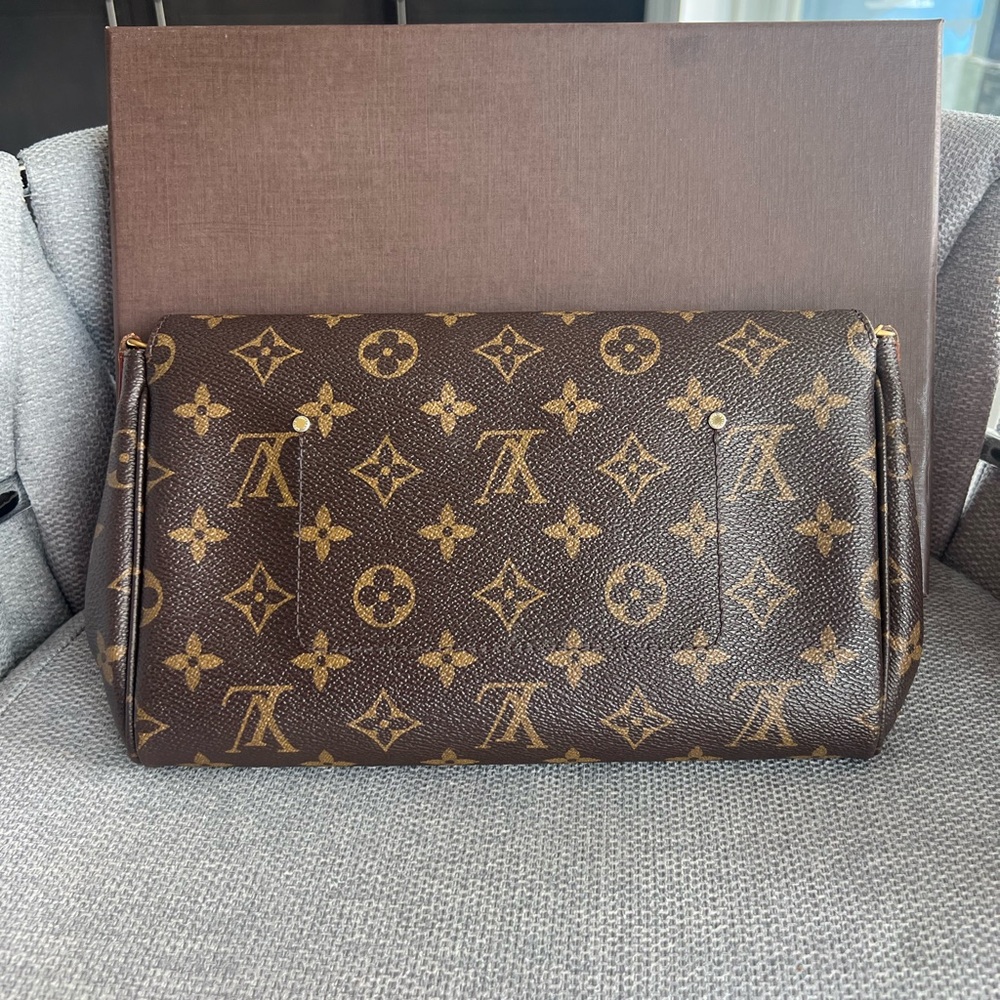 Louis Vuitton Monogram Favorite MM - Picture 3 of 9